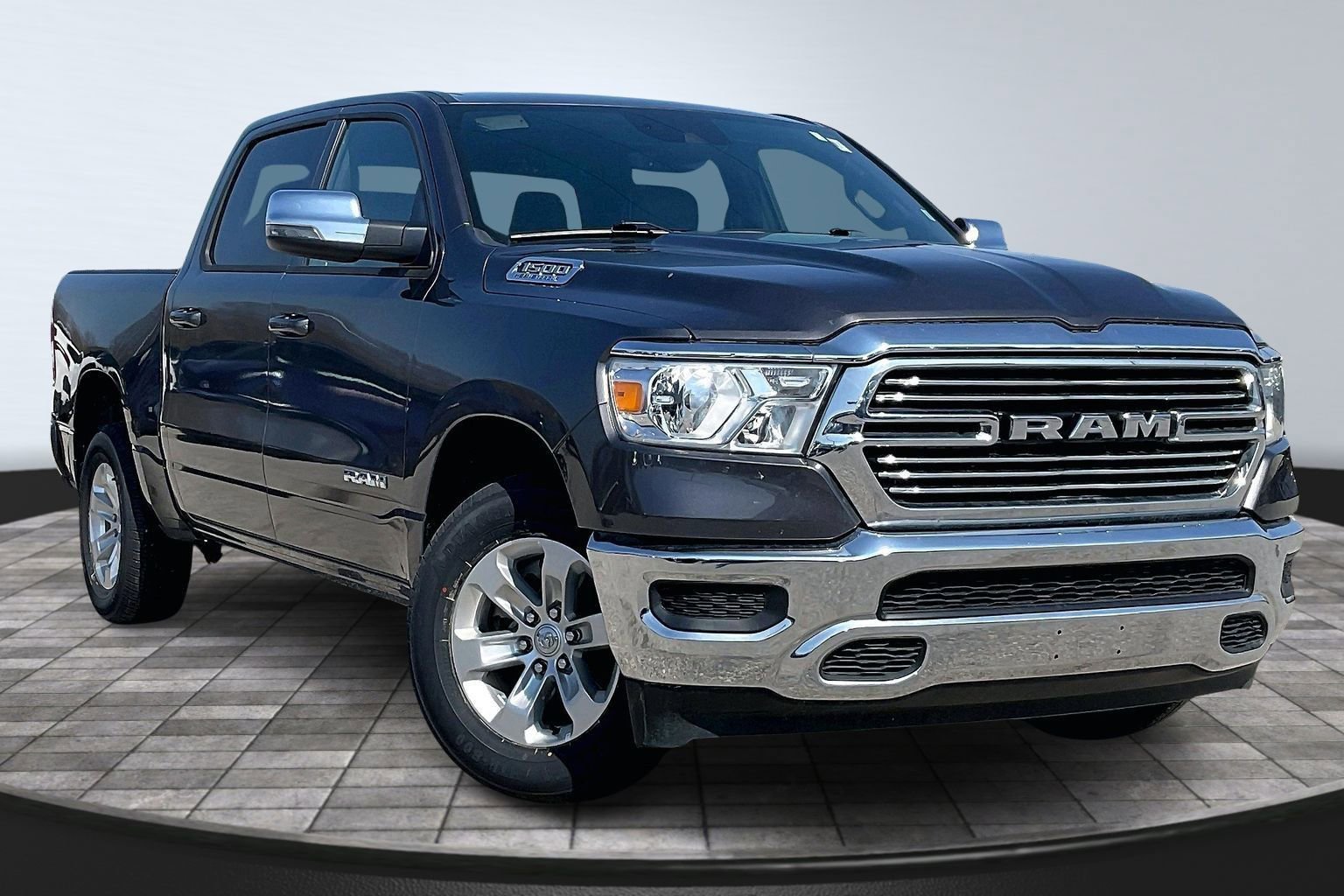 Used 2024 RAM 1500 Laramie image 10
