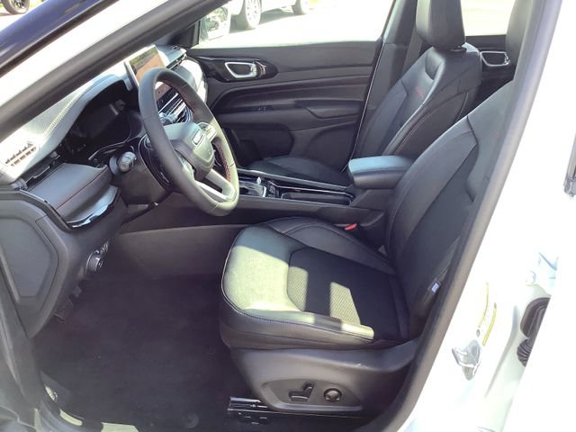 New 2026 Jeep Compass Trailhawk w/ Sun, Sound & Navigation Group image 9