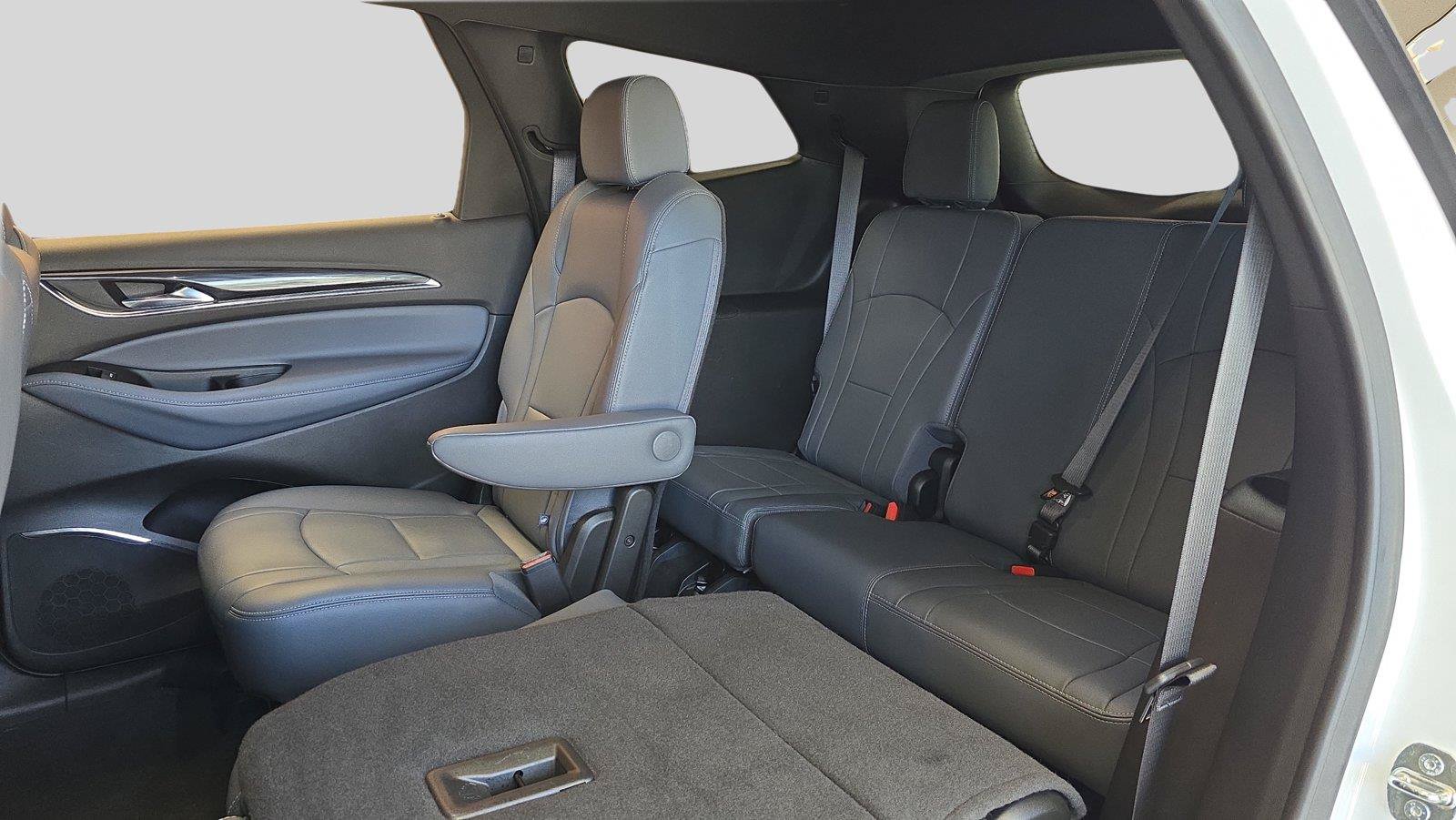 Used 2024 Buick Enclave Essence FWD image 19