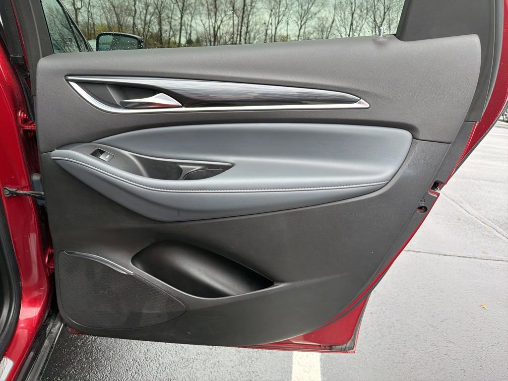 Used 2024 Buick Enclave Premium image 25