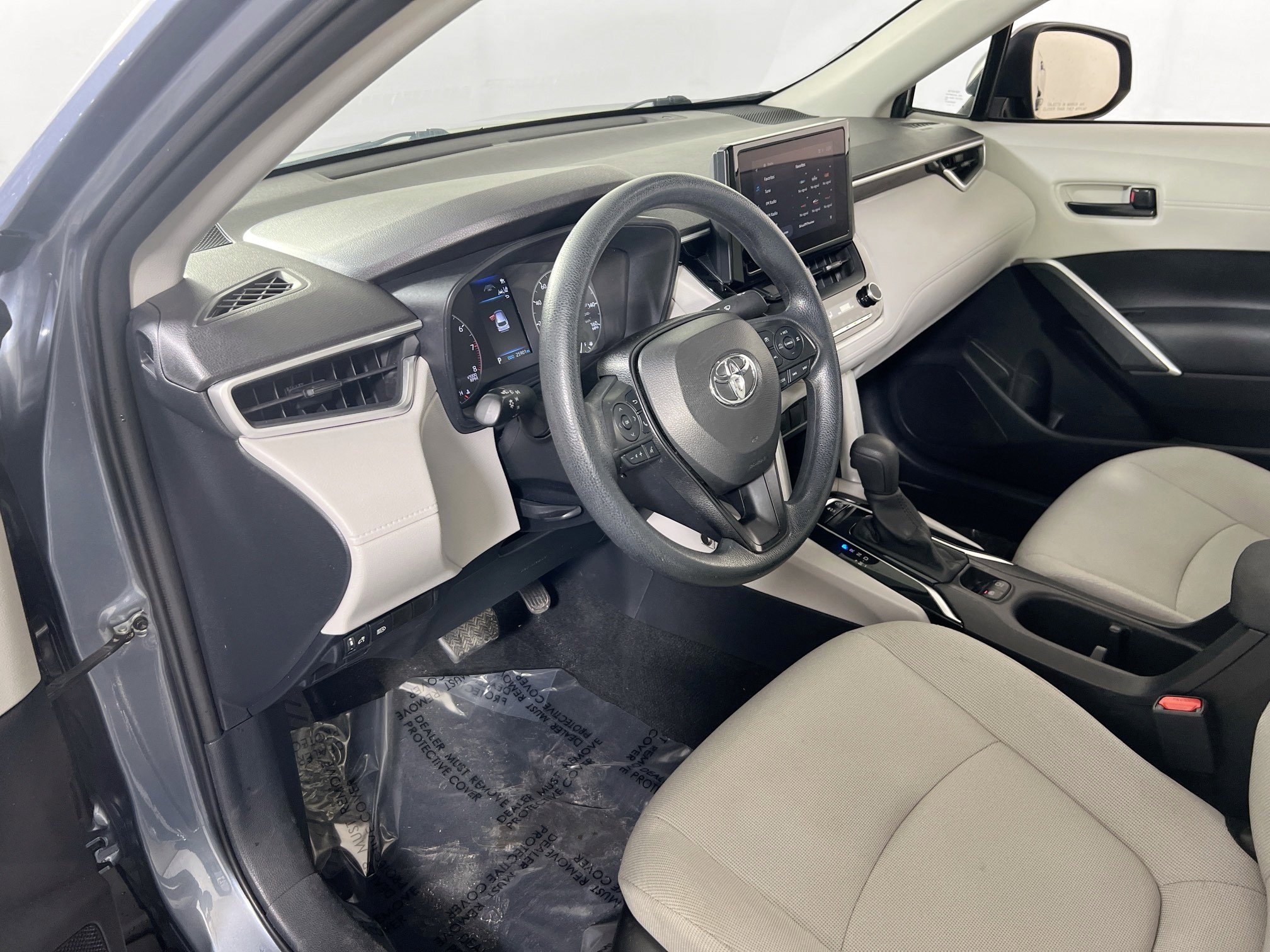 Used 2024 Toyota Corolla Cross L image 9