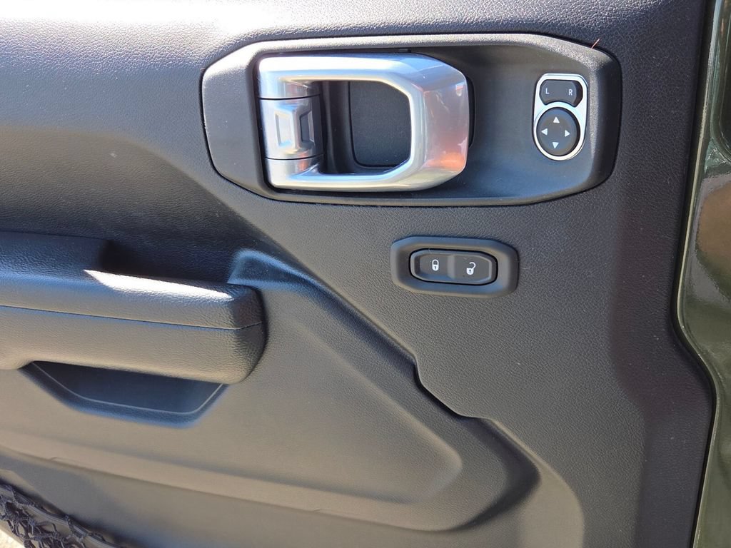 Used 2022 Jeep Gladiator Sport AWD/4WD image 29