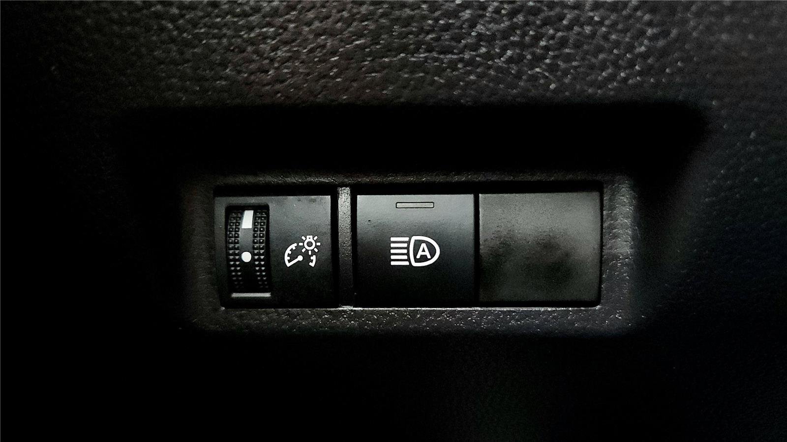 Certified 2025 Toyota RAV4 LE image 32