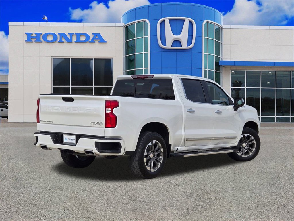 Used 2024 Chevrolet Silverado 1500 High Country w/ Technology Package image 3