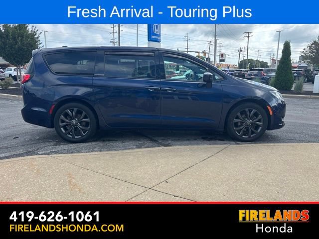 Used 2019 Chrysler Pacifica Touring Plus w/ S Appearance Package FWD image 6