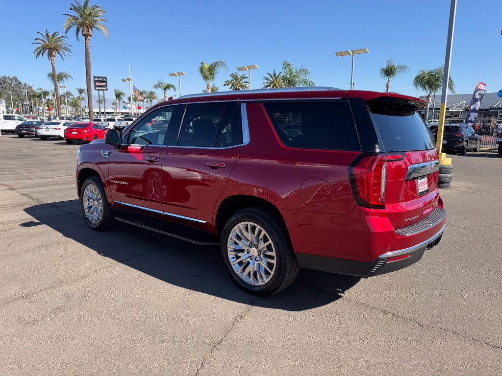 Used 2024 GMC Yukon SLT w/ SLT Luxury Package RWD image 4