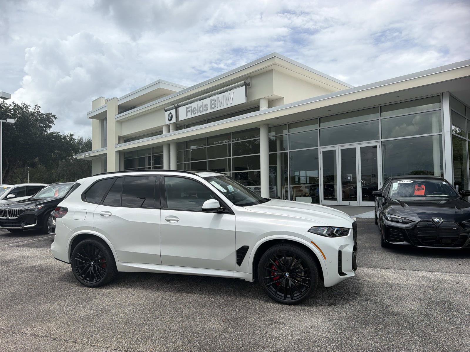 New 2026 BMW X5 xDrive40i w/ M Sport Package