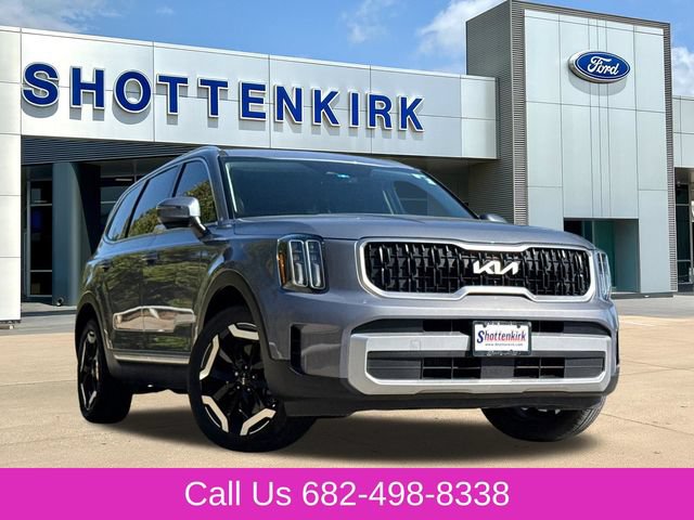 Used 2025 Kia Telluride EX w/ EX Captain's Chair Package FWD image 1