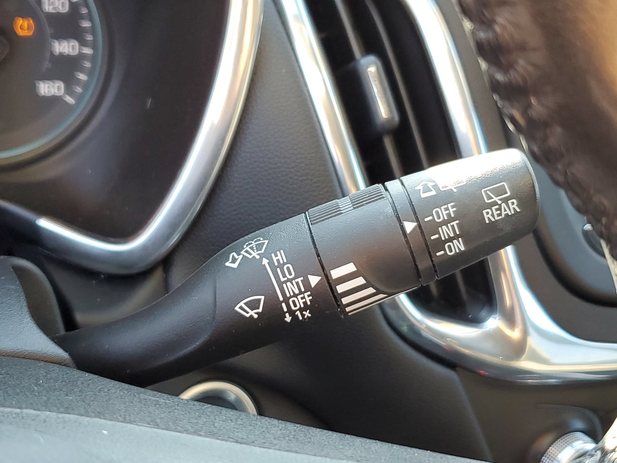 Used 2020 Chevrolet Equinox LT AWD/4WD image 24