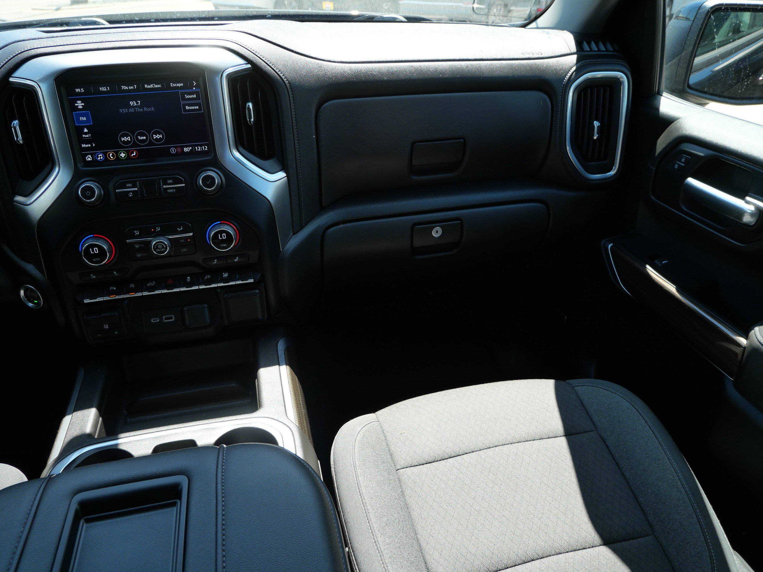 Used 2022 Chevrolet Silverado 1500 RST w/ Redline Edition AWD/4WD image 11