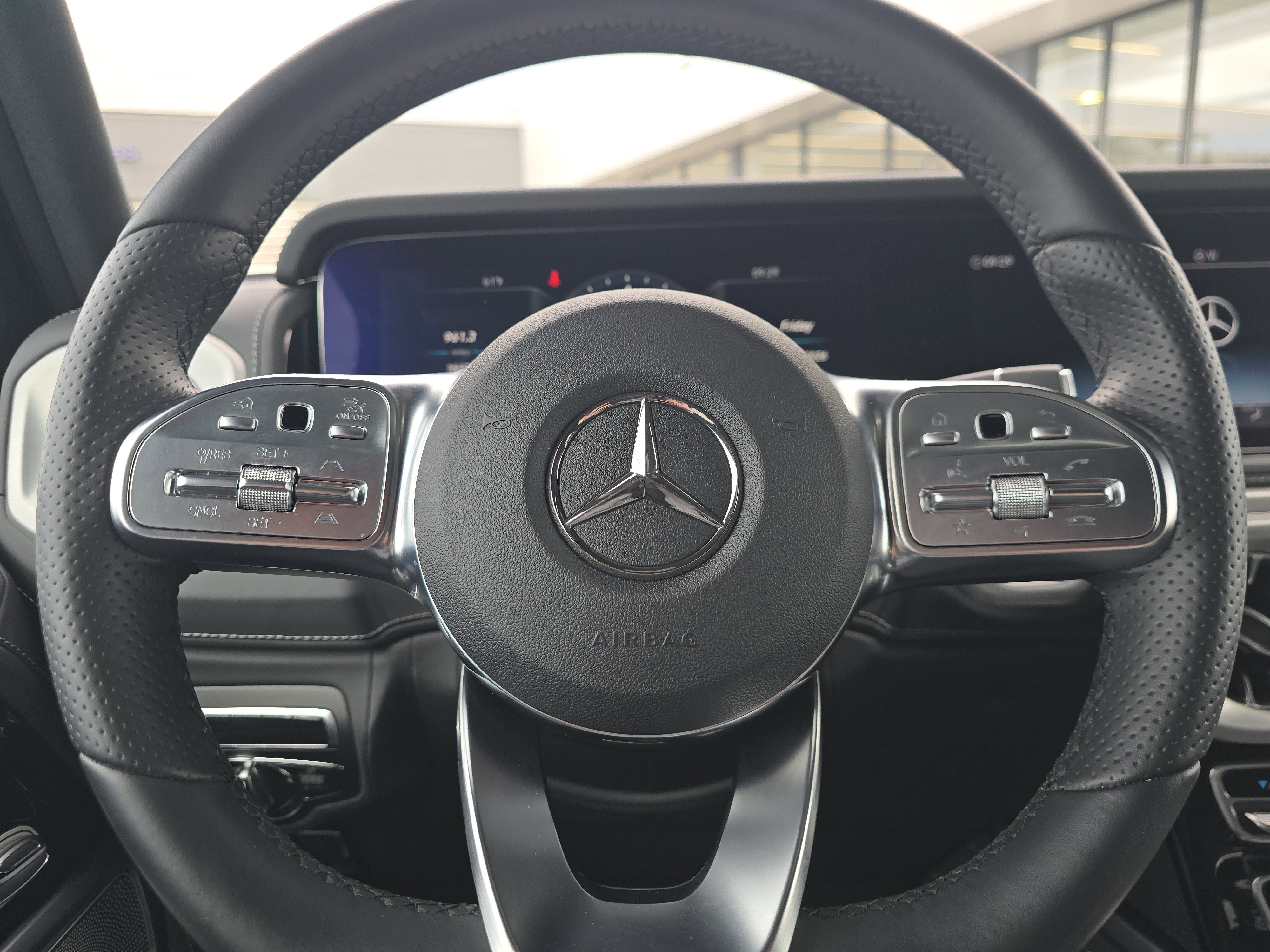 Used 2023 Mercedes-Benz G 550 image 23