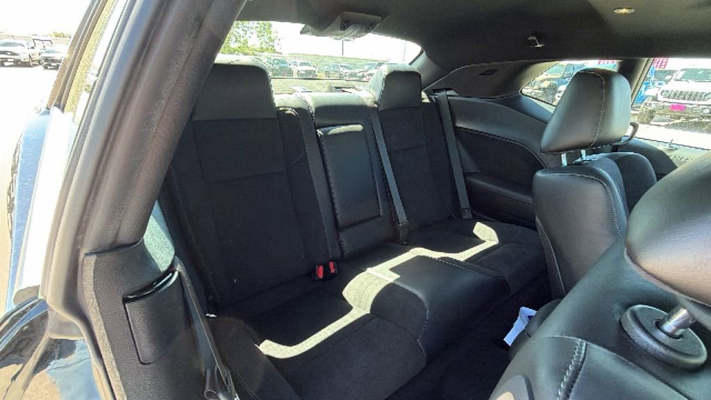 Used 2023 Dodge Challenger R/T w/ Plus Package image 31
