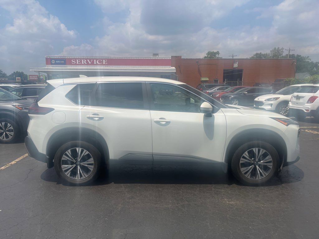 Used 2023 Nissan Rogue SV AWD/4WD image 3