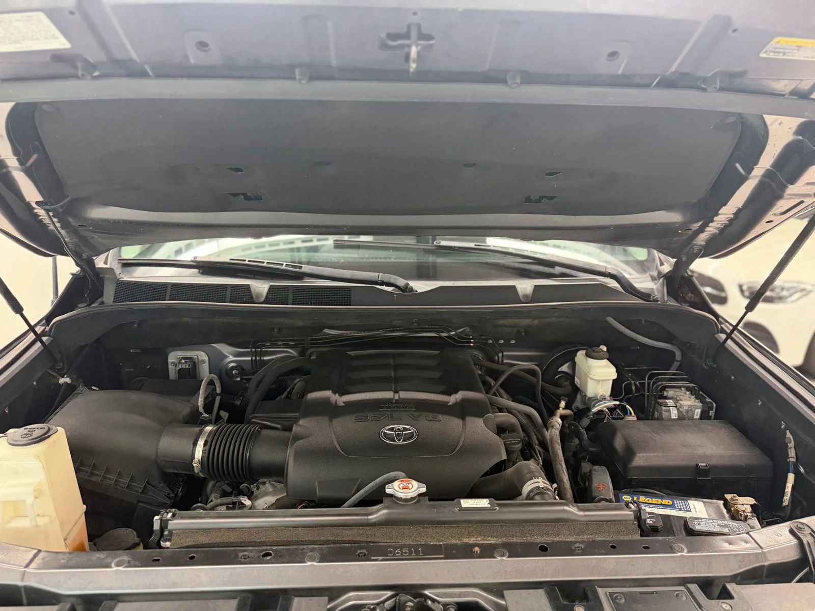Used 2018 Toyota Tundra SR5 w/ SR5 Upgrade Package AWD/4WD image 31