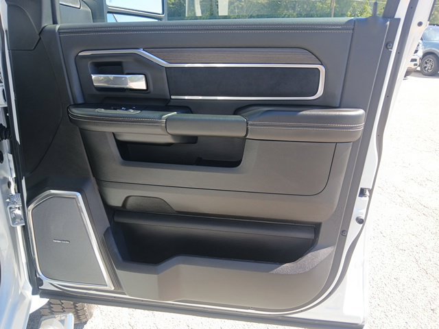 New 2027 RAM 5500 4x4 Crew Cab w/ Laramie Trim Package image 30