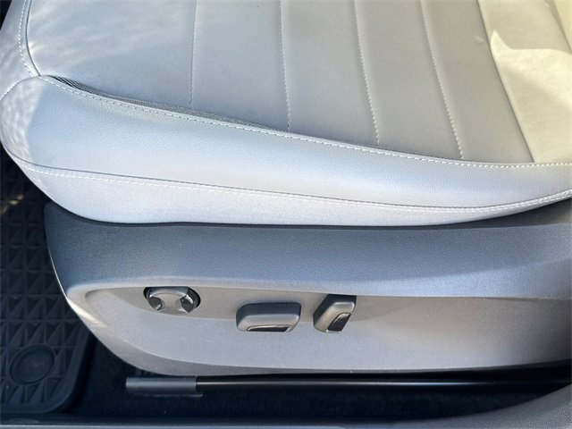Certified 2023 Volkswagen Taos SE w/ Panoramic Sunroof Package image 39