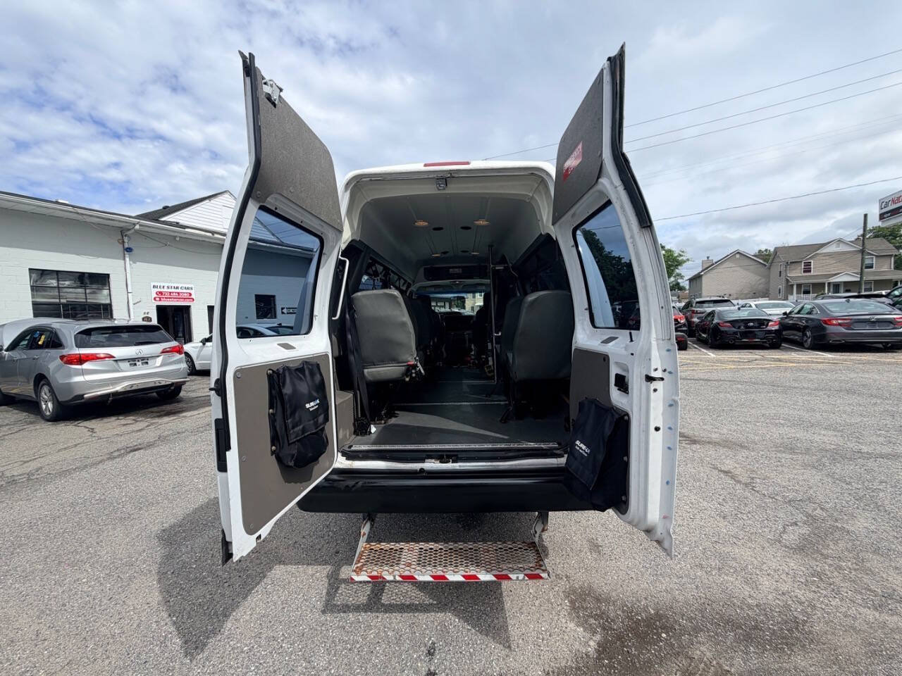 Used 2014 Ford E-250 and Econoline 250 Extended w/ Power Group RWD image 37