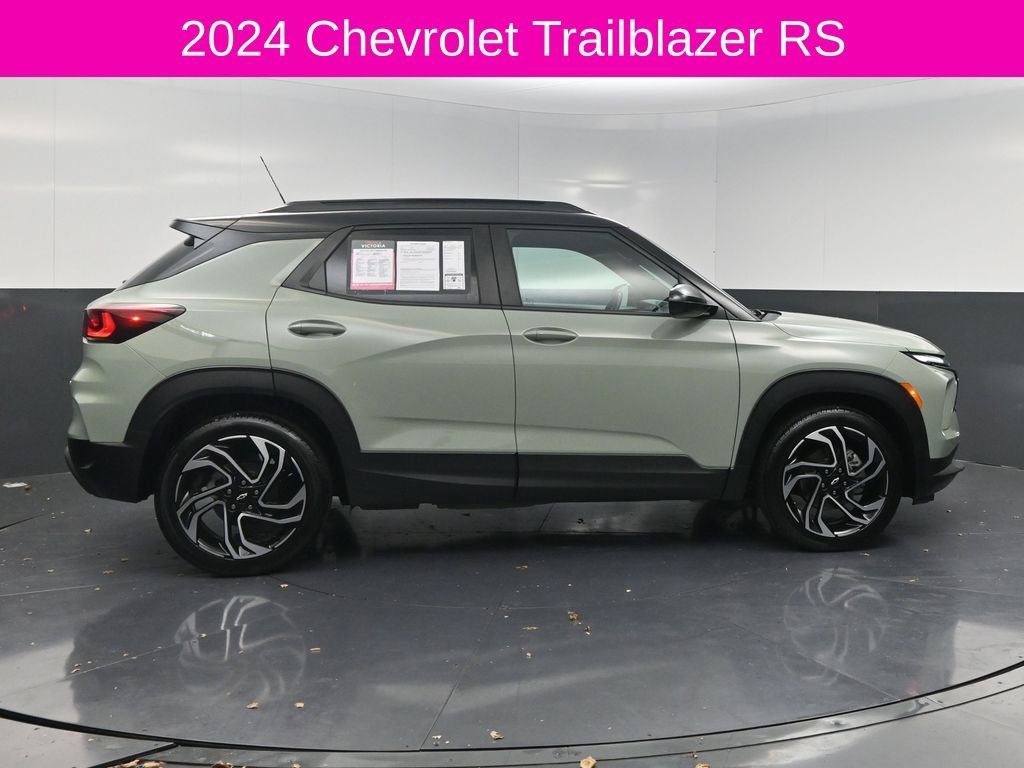 Used 2024 Chevrolet TrailBlazer RS w/ Driver Confidence Package image 4