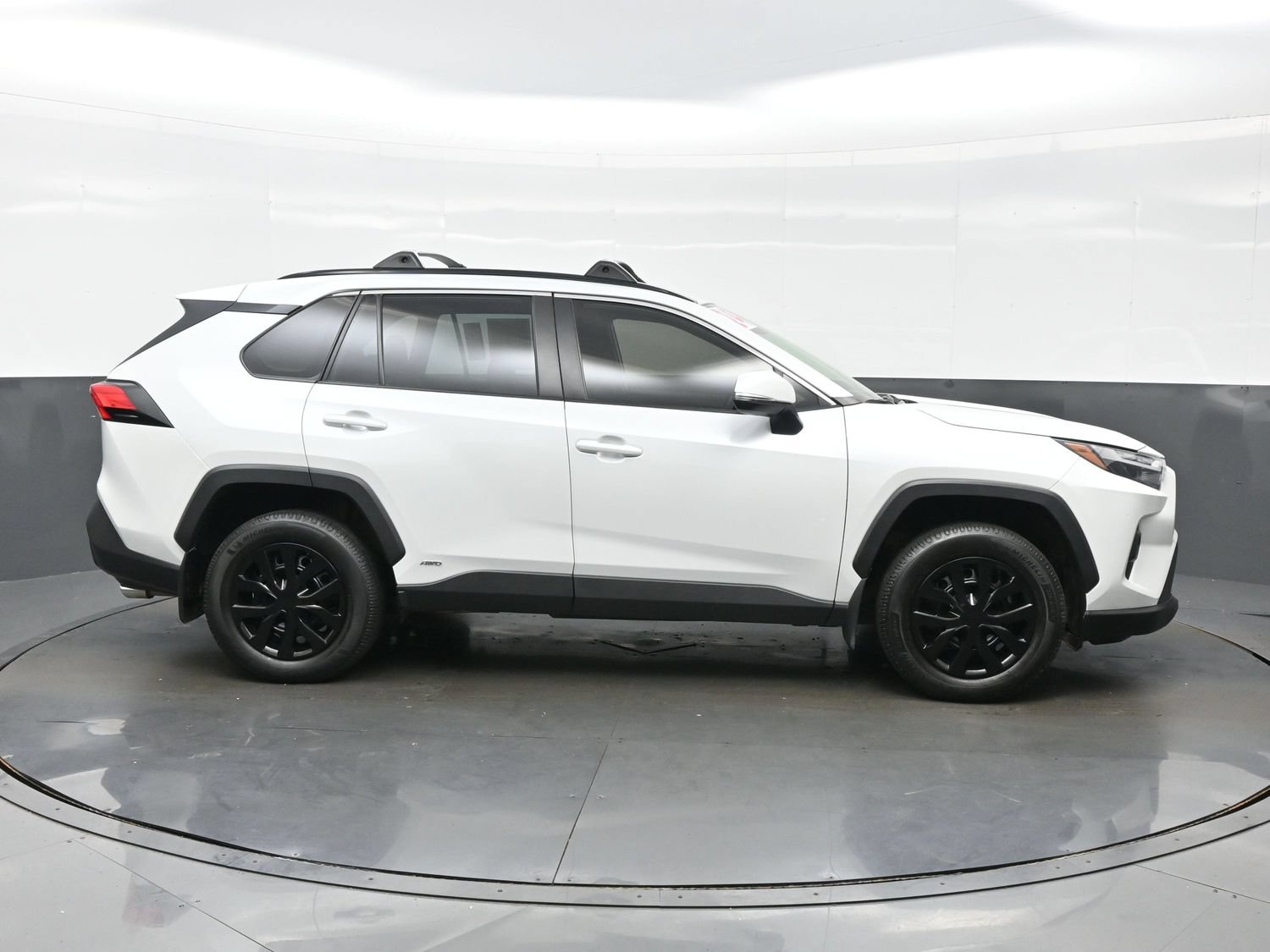 Used 2024 Toyota RAV4 XLE Premium AWD/4WD image 7
