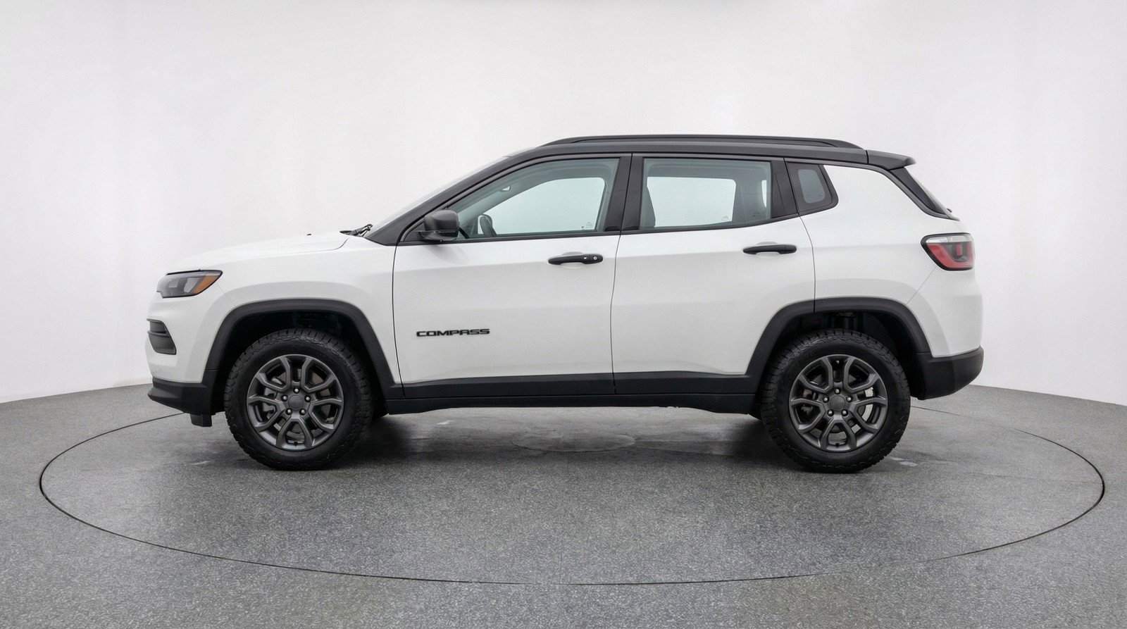 Used 2025 Jeep Compass Trailhawk image 5