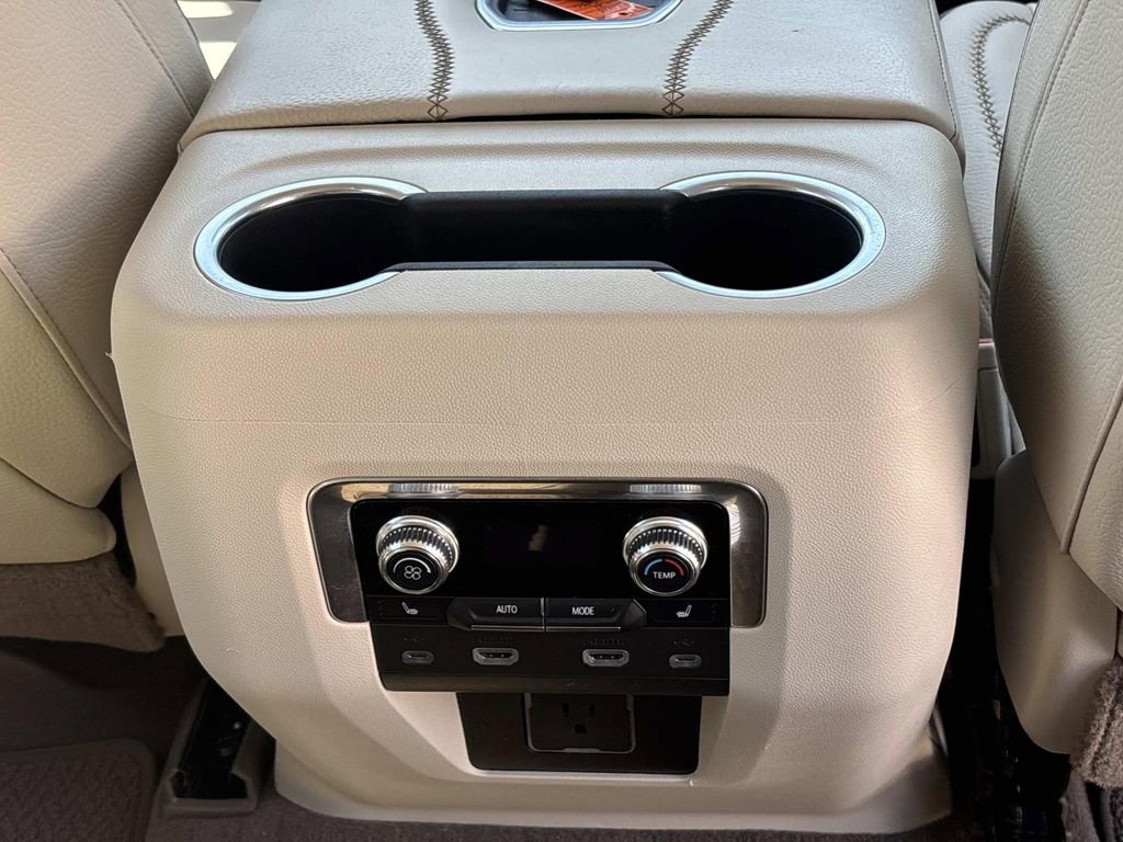 Used 2021 GMC Yukon Denali w/ Denali Premium Package image 14