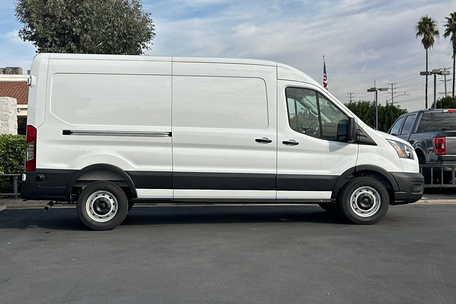 New 2026 Ford Transit 250 148 Medium Roof w/ Load Area Protection Package image 3