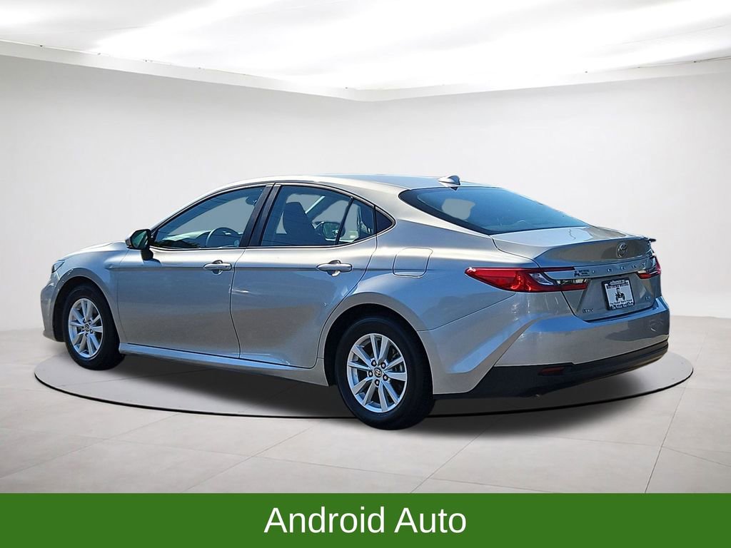 Used 2025 Toyota Camry SE FWD image 5