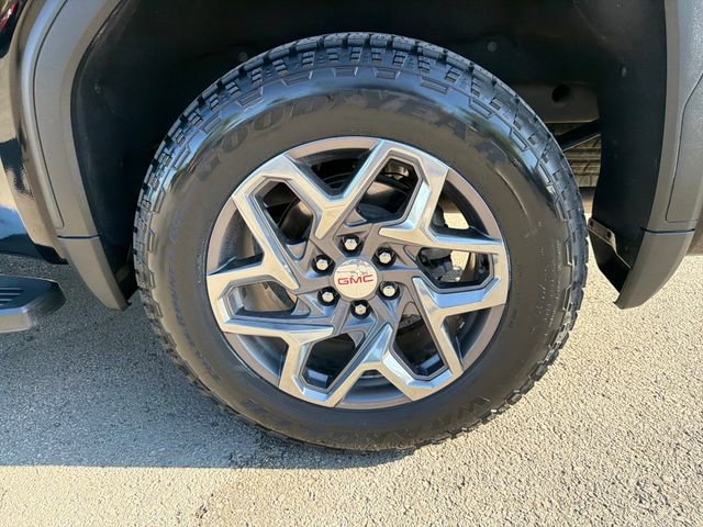Used 2023 GMC Sierra 1500 SLT w/ SLT Premium Plus Package AWD/4WD image 25