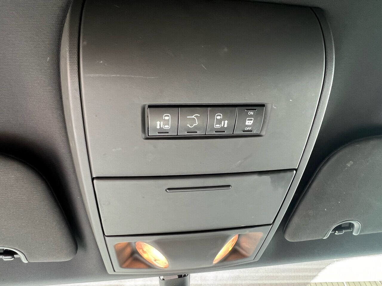 Used 2019 Dodge Grand Caravan SXT image 23