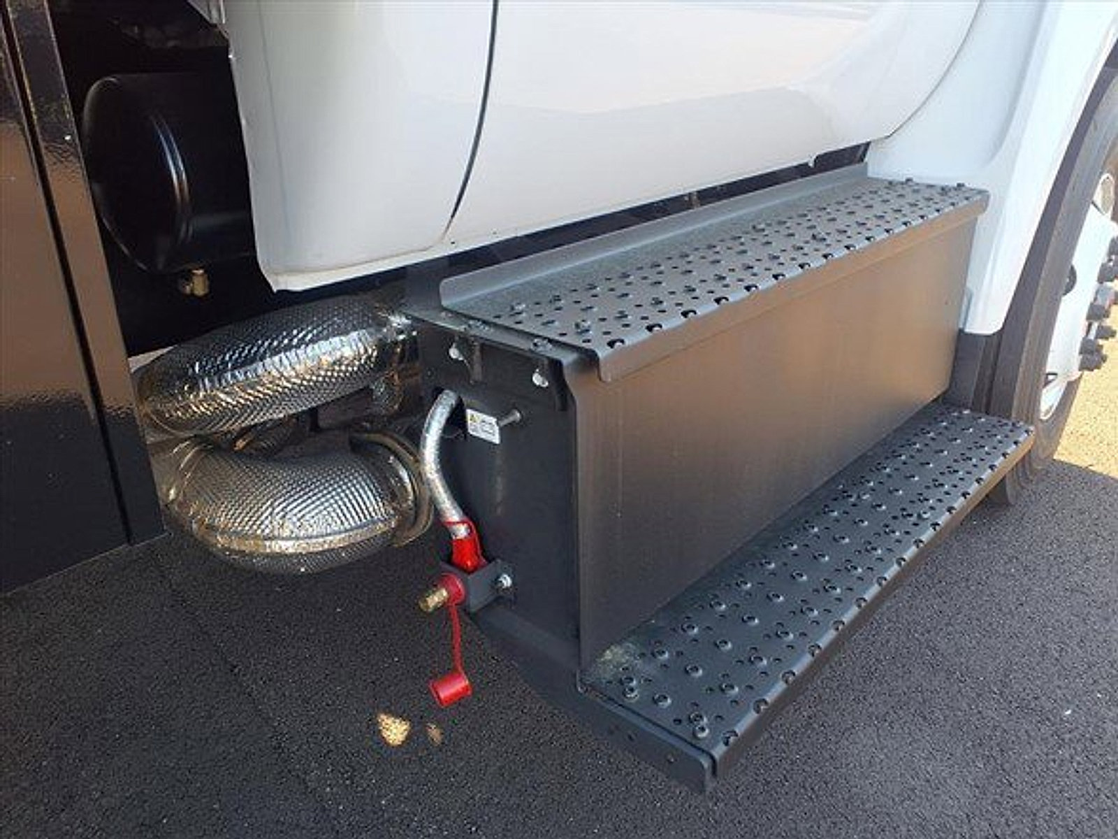 New 2027 Ford F750 2WD Regular Cab Super Duty image 11
