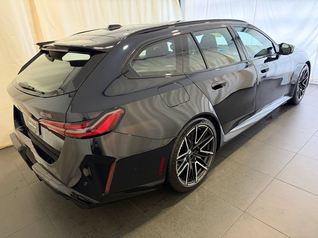 Used 2026 BMW M5 Touring AWD/4WD image 9