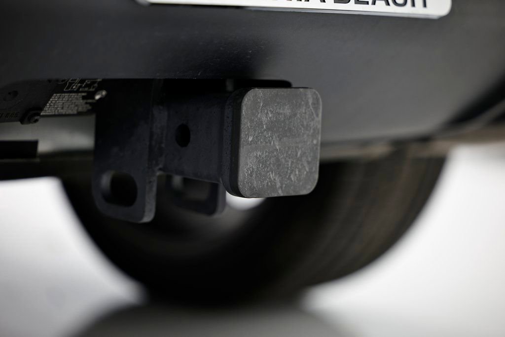 Certified 2025 Porsche Macan image 15