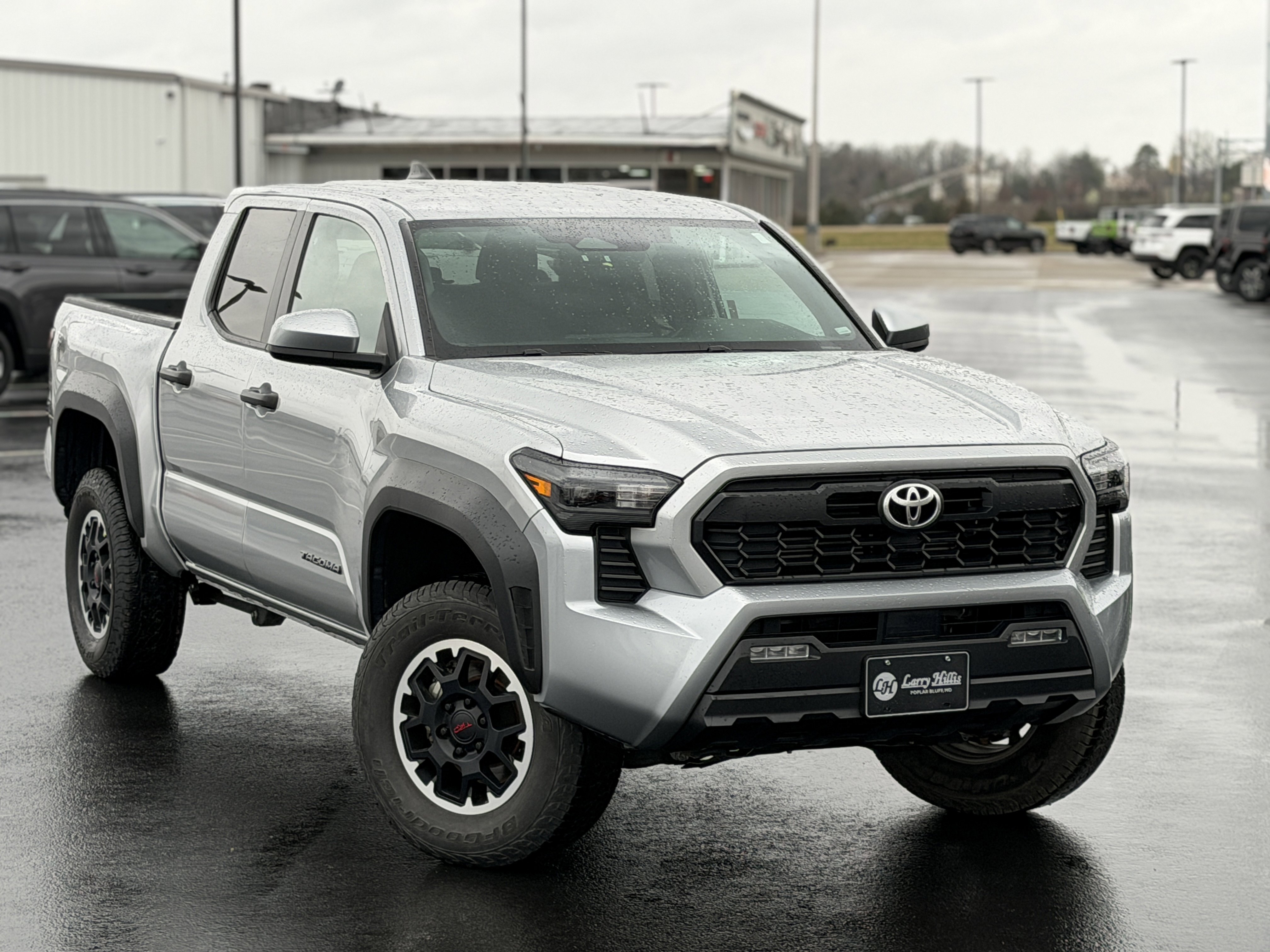 Used 2024 Toyota Tacoma TRD Off-Road AWD/4WD image 4