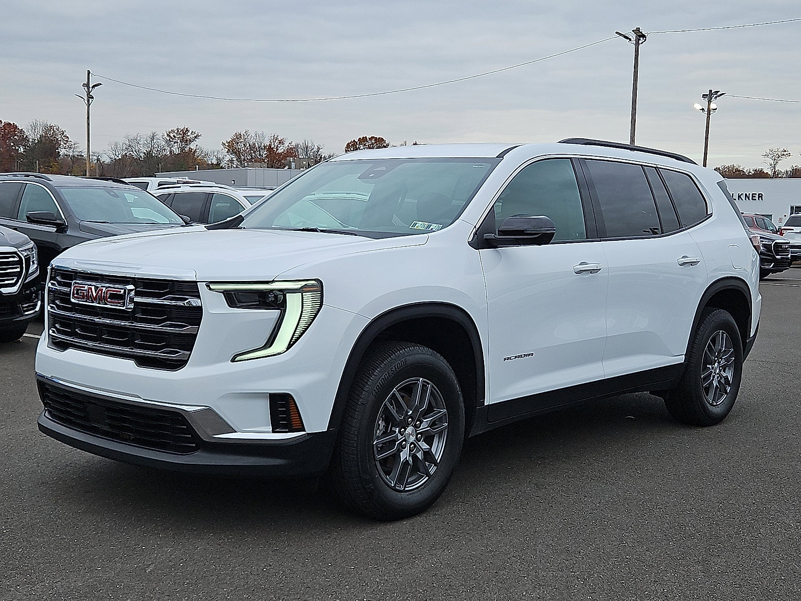 Certified 2025 GMC Acadia Elevation image 3