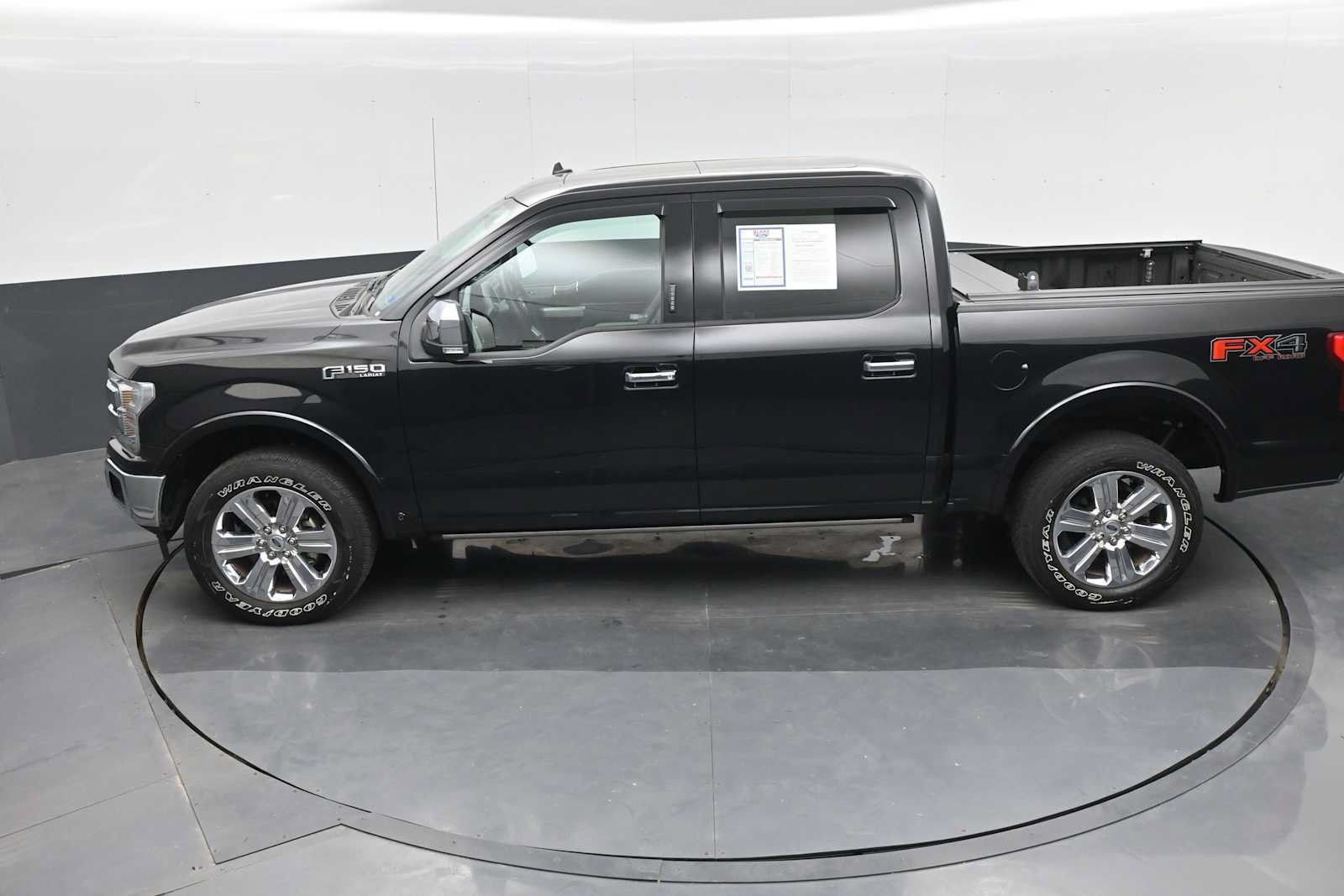 Used 2019 Ford F150 Lariat w/ Equipment Group 502A Luxury AWD/4WD image 23