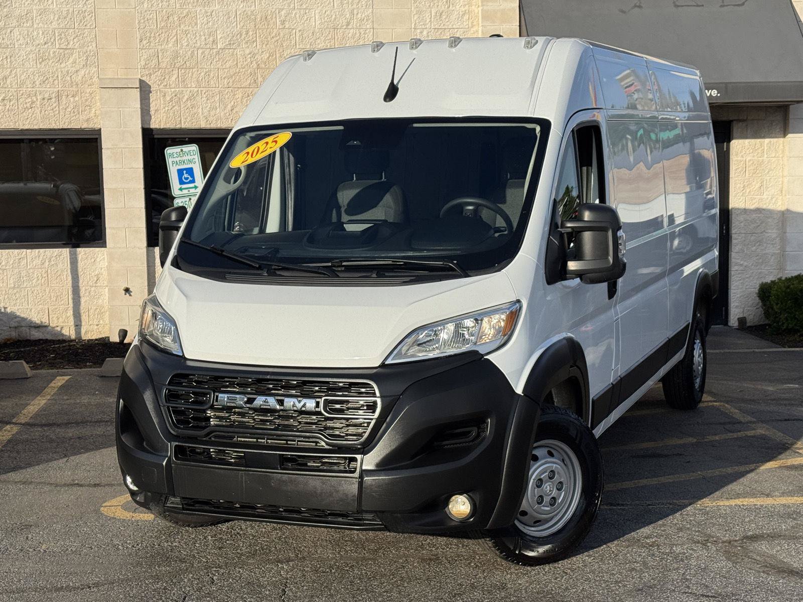 Used 2025 RAM ProMaster 2500 w/ Convenience Group FWD image 2