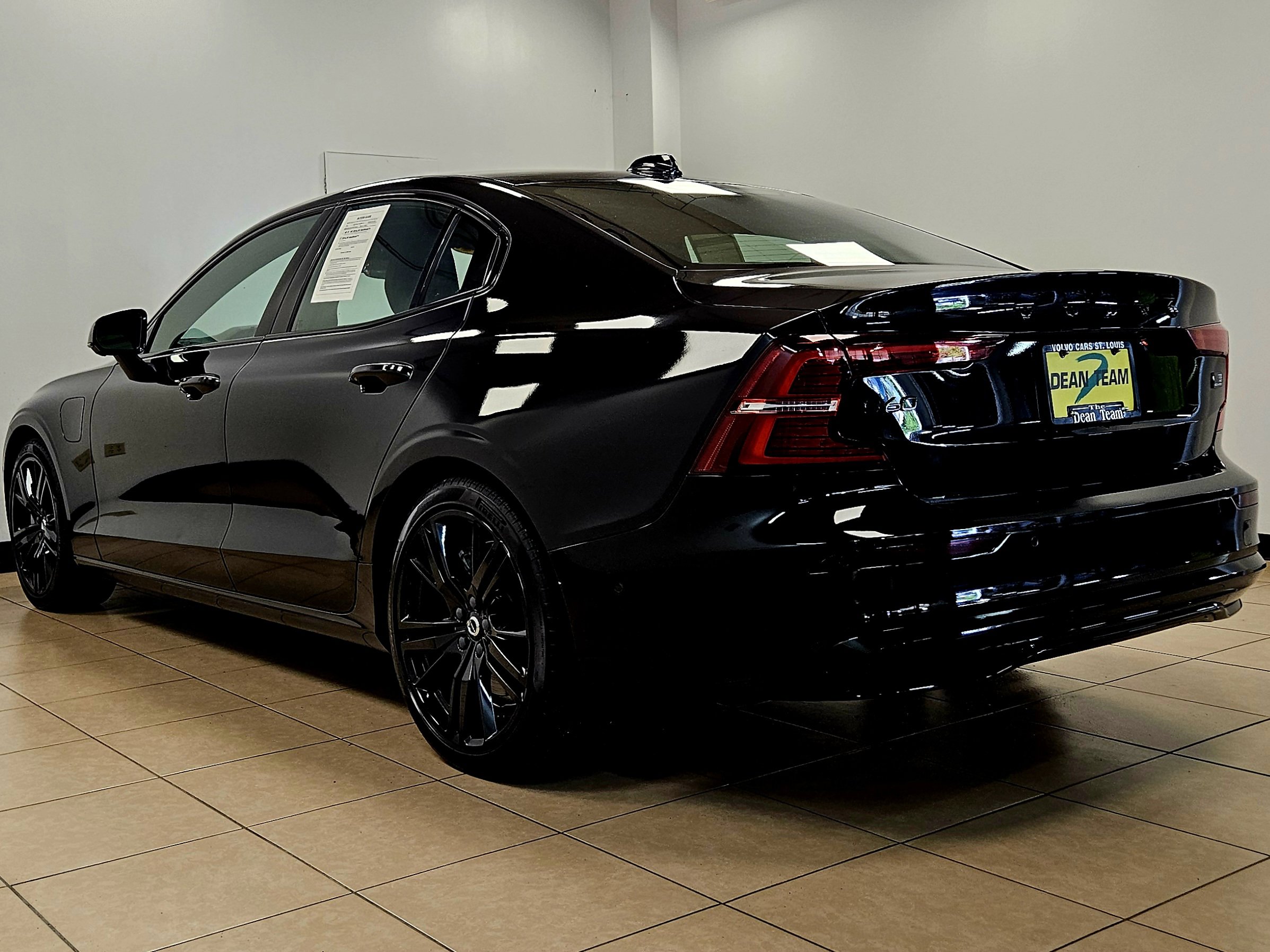 Used 2023 Volvo S60 T8 Plus w/ Climate Package AWD/4WD image 6