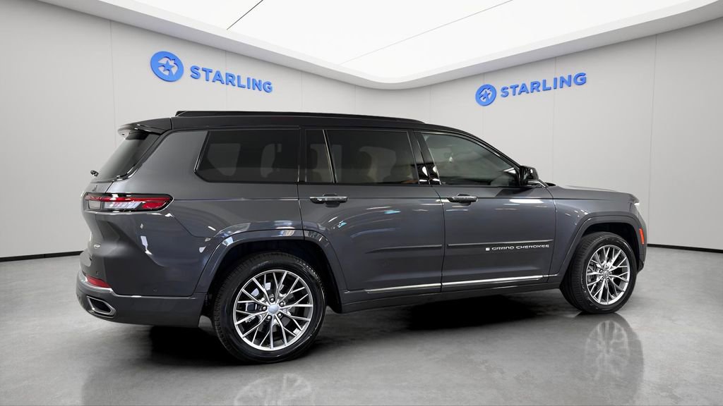 Used 2024 Jeep Grand Cherokee L Summit AWD/4WD image 10