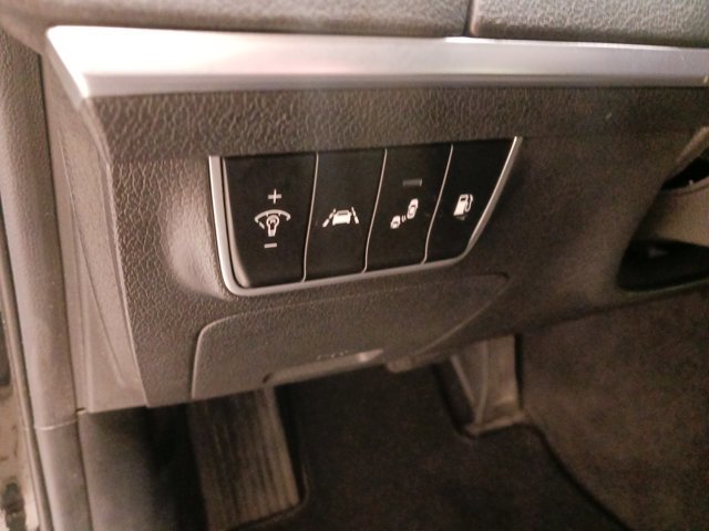Used 2018 Kia Stinger RWD image 28
