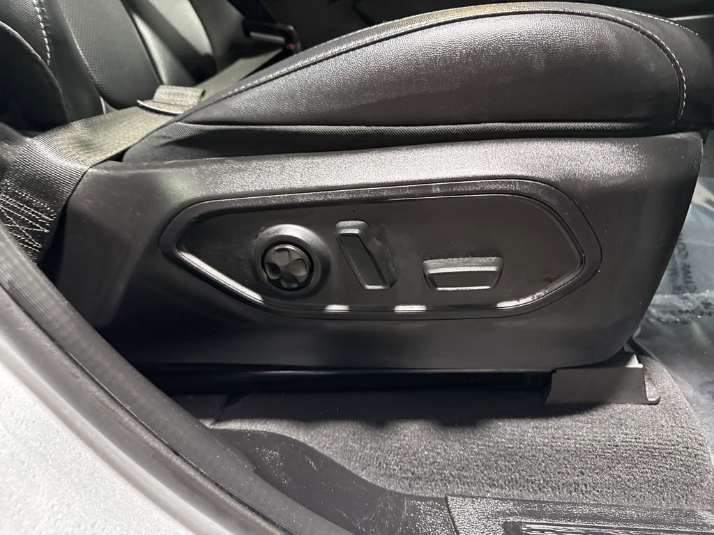 Used 2024 Jeep Grand Cherokee L Limited w/ Luxury Tech Group II image 11