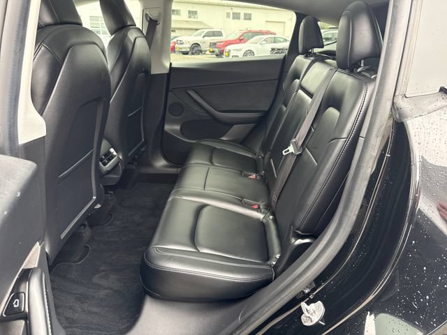 Used 2021 Tesla Model Y Long Range AWD/4WD image 16