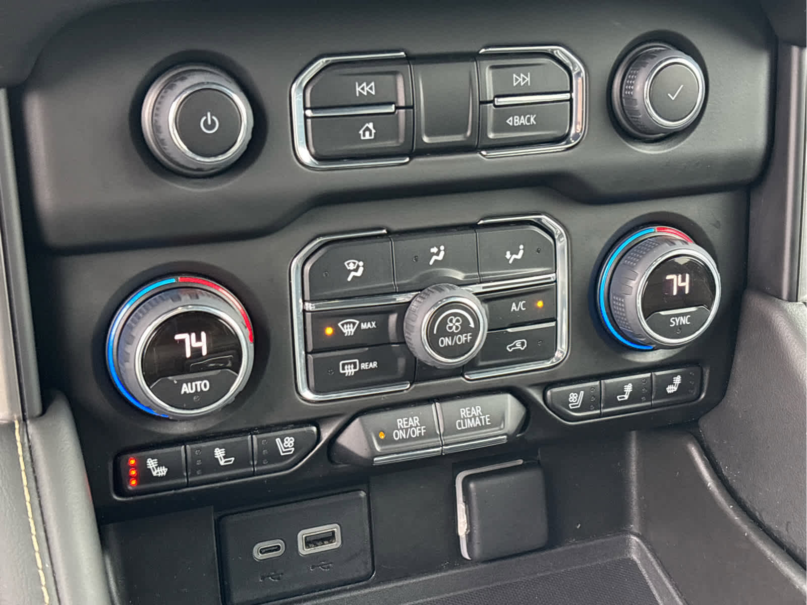 Certified 2023 Chevrolet Suburban Premier image 19