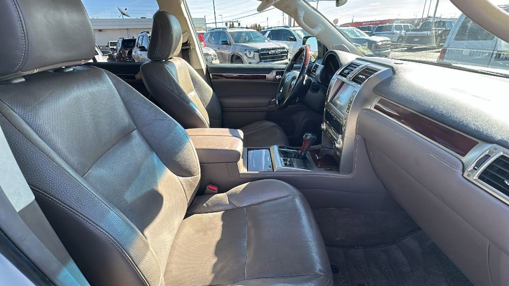 Used 2015 Lexus GX 460 image 13