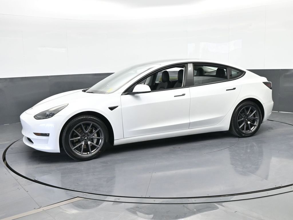 Used 2021 Tesla Model 3 Standard Range Plus image 2