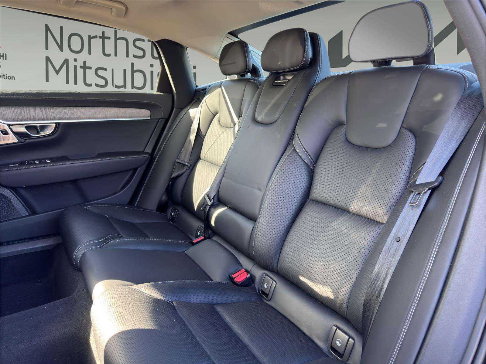 Used 2022 Volvo S90 B6 Inscription w/ Advanced Package image 18