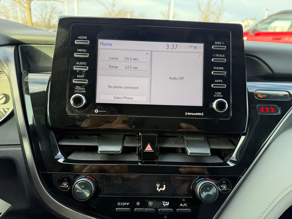 Used 2022 Toyota Camry LE image 22