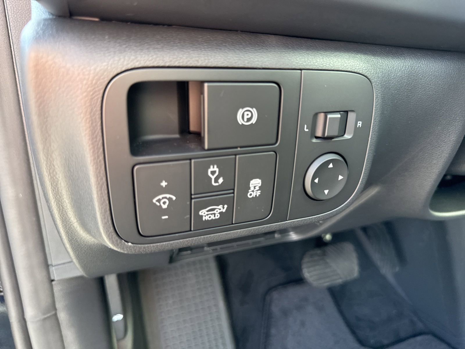 Used 2025 Hyundai Ioniq 6 SEL image 19