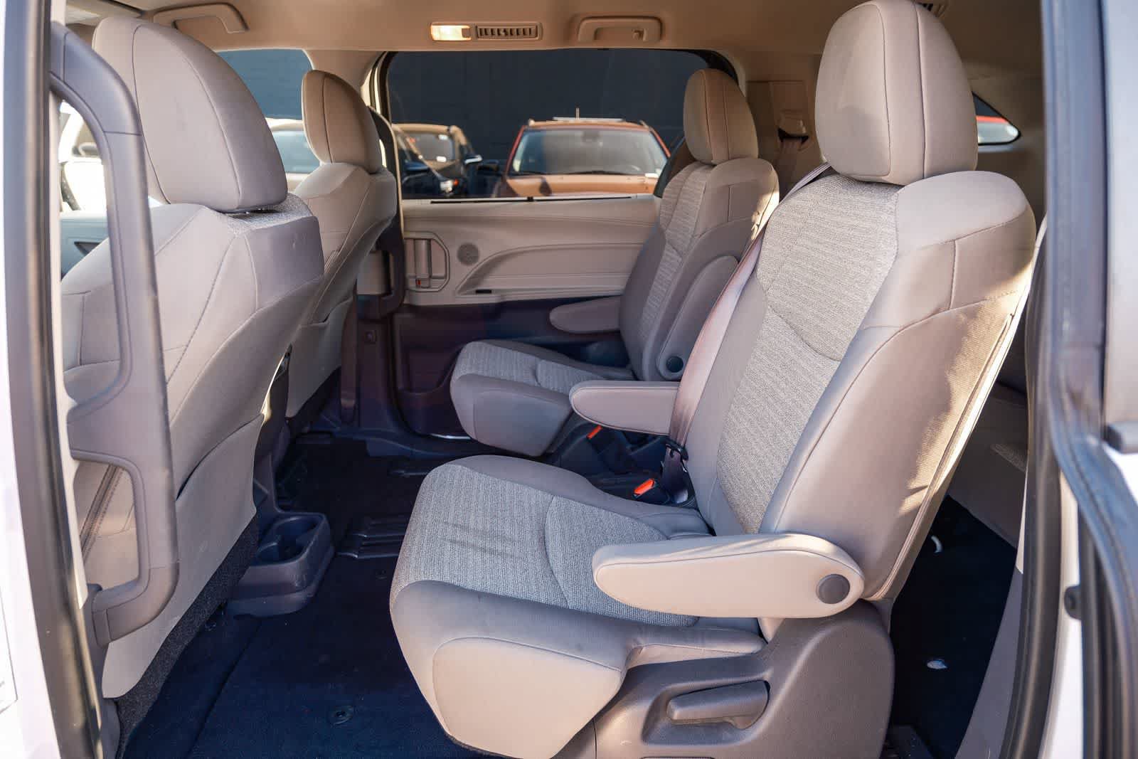 Certified 2021 Toyota Sienna LE AWD/4WD image 19
