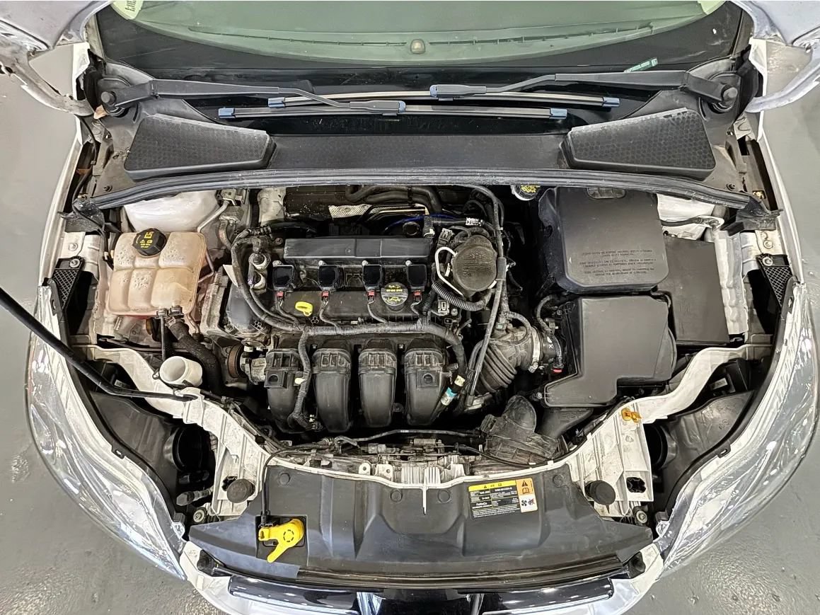 Used 2014 Ford Focus Titanium FWD image 42