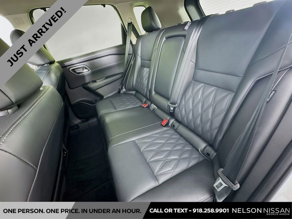 Certified 2025 Nissan Rogue Platinum w/ Platinum Premium Package image 26